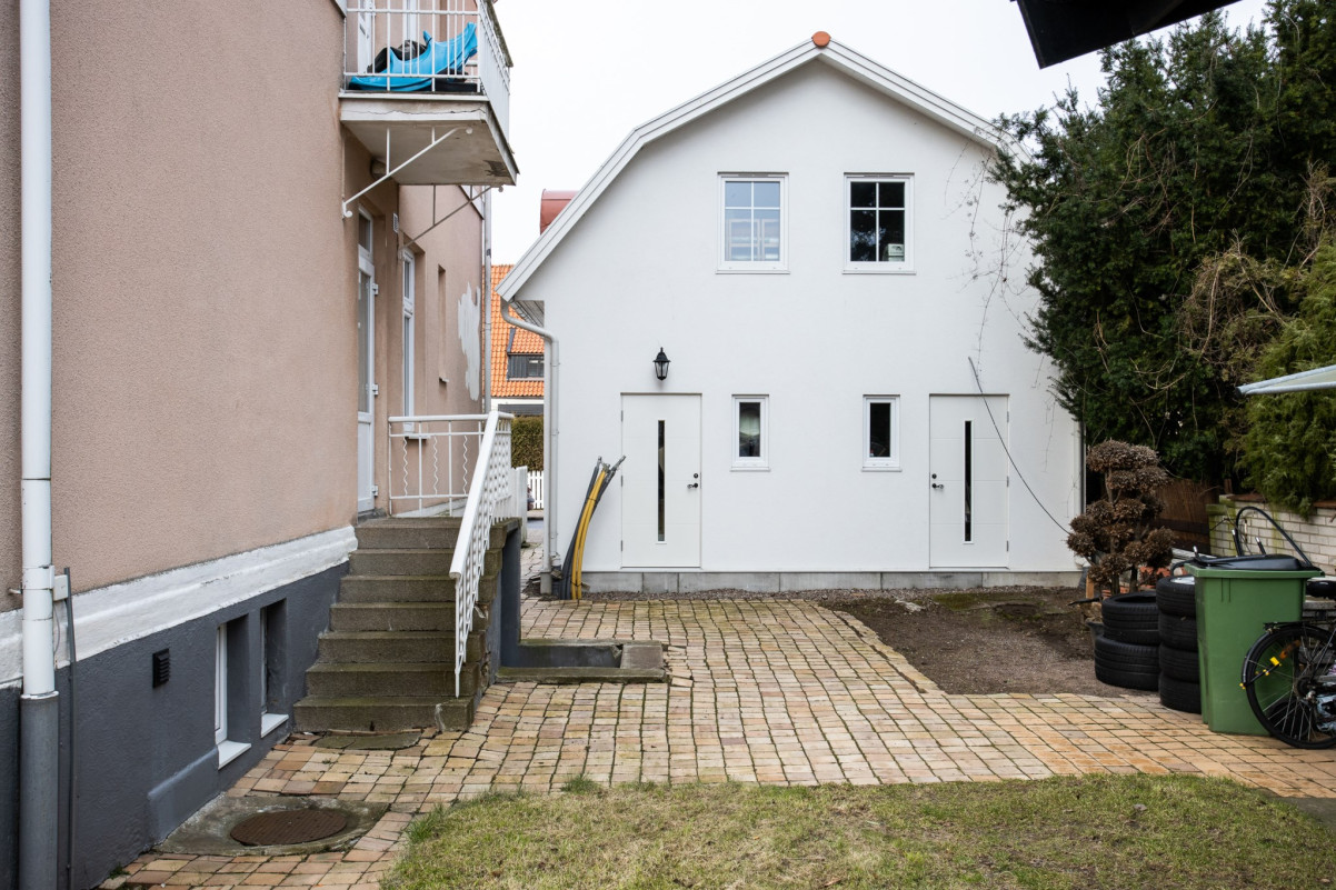 Framtida möjligheter, idag garage/lager Köpingevägen 9