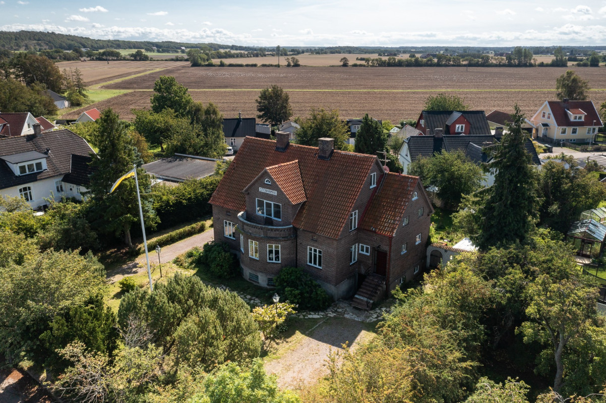 Granne med öppna fält Wärdshusvägen 18