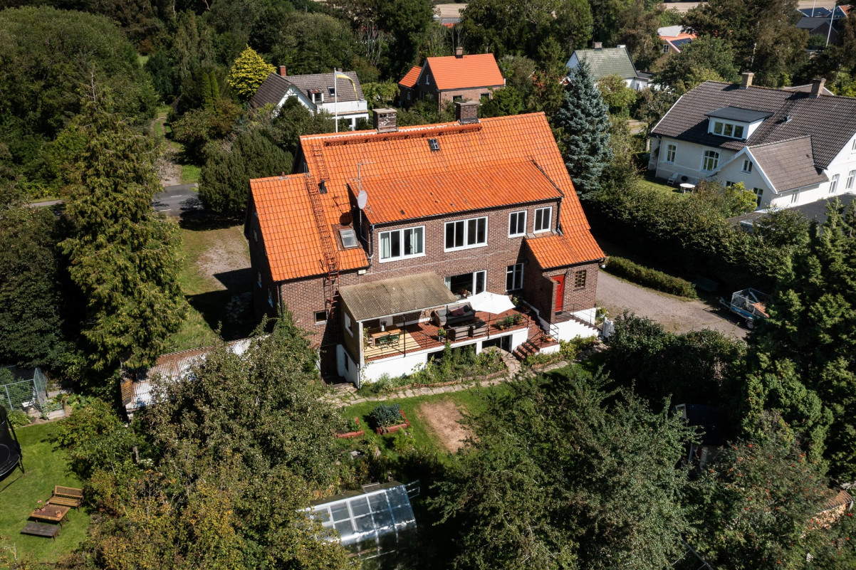 Trädgårdssidan Wärdshusvägen 18