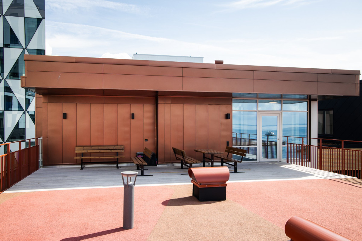 Gemensam uteplats och gym på taket Redaregatan 61