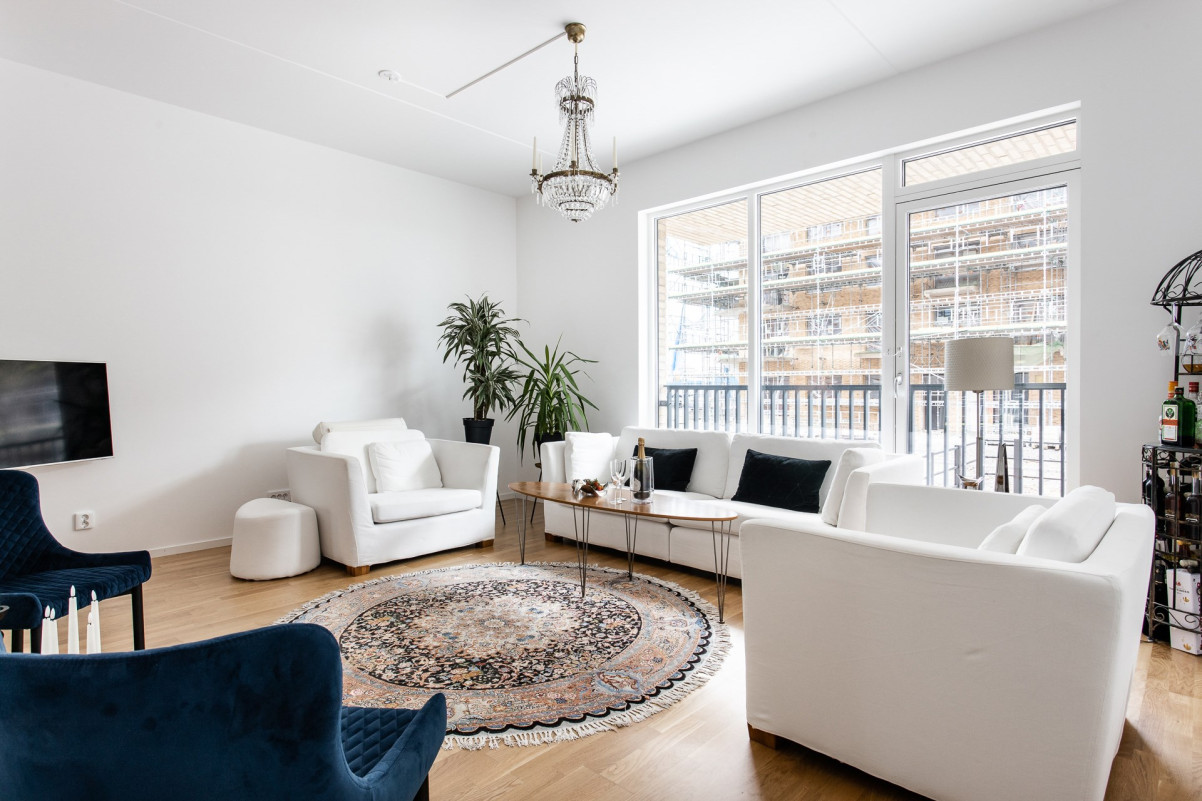 Högt i tak och fina ljusinsläpp Redaregatan 33