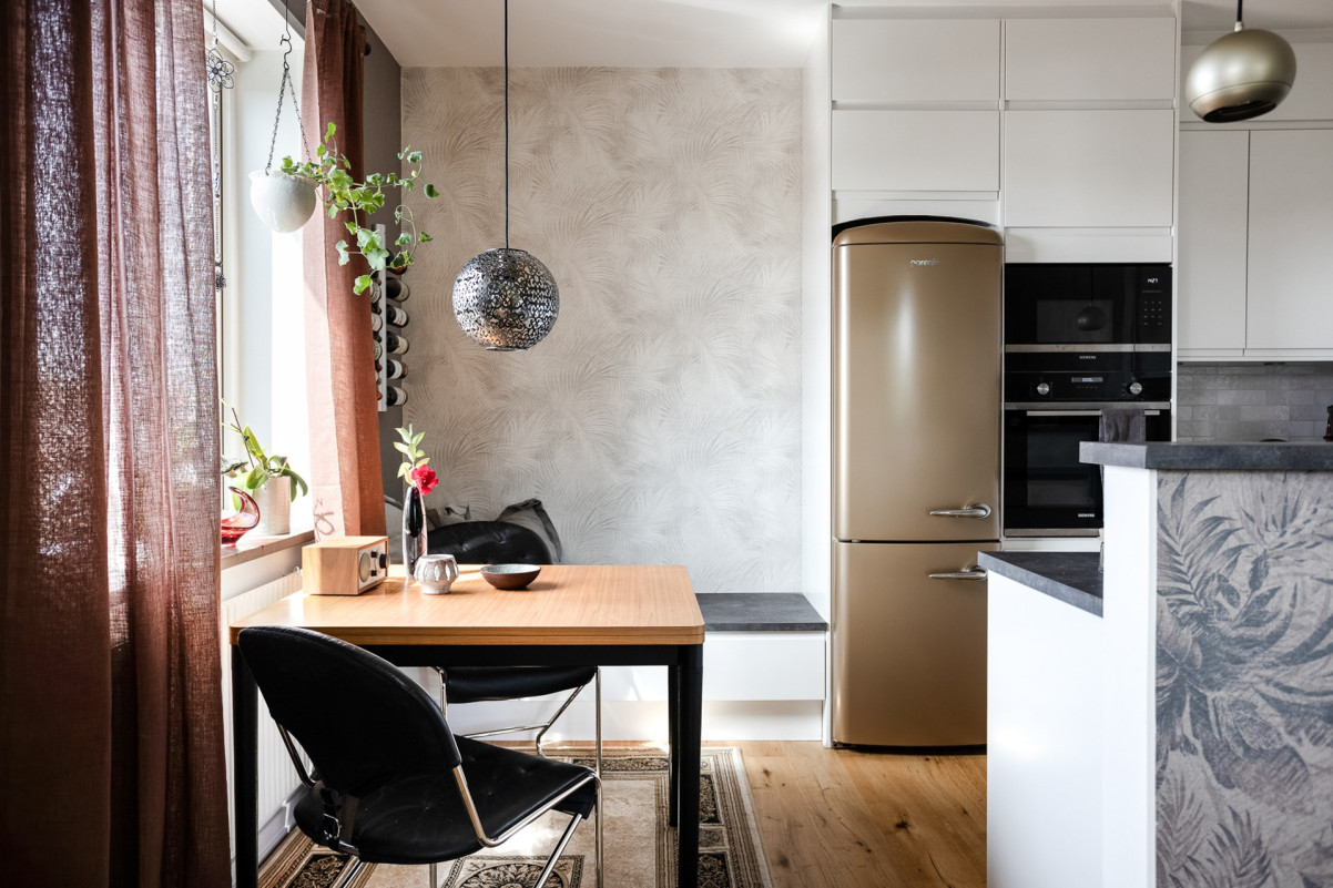 Matplats och del av kök Matplats och del av kök Röamöllagatan 34