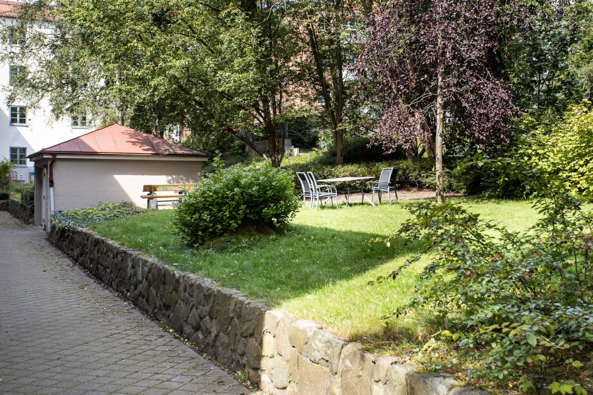 Del av föreningens trädgård Del av föreningens trädgård Röamöllagatan 34