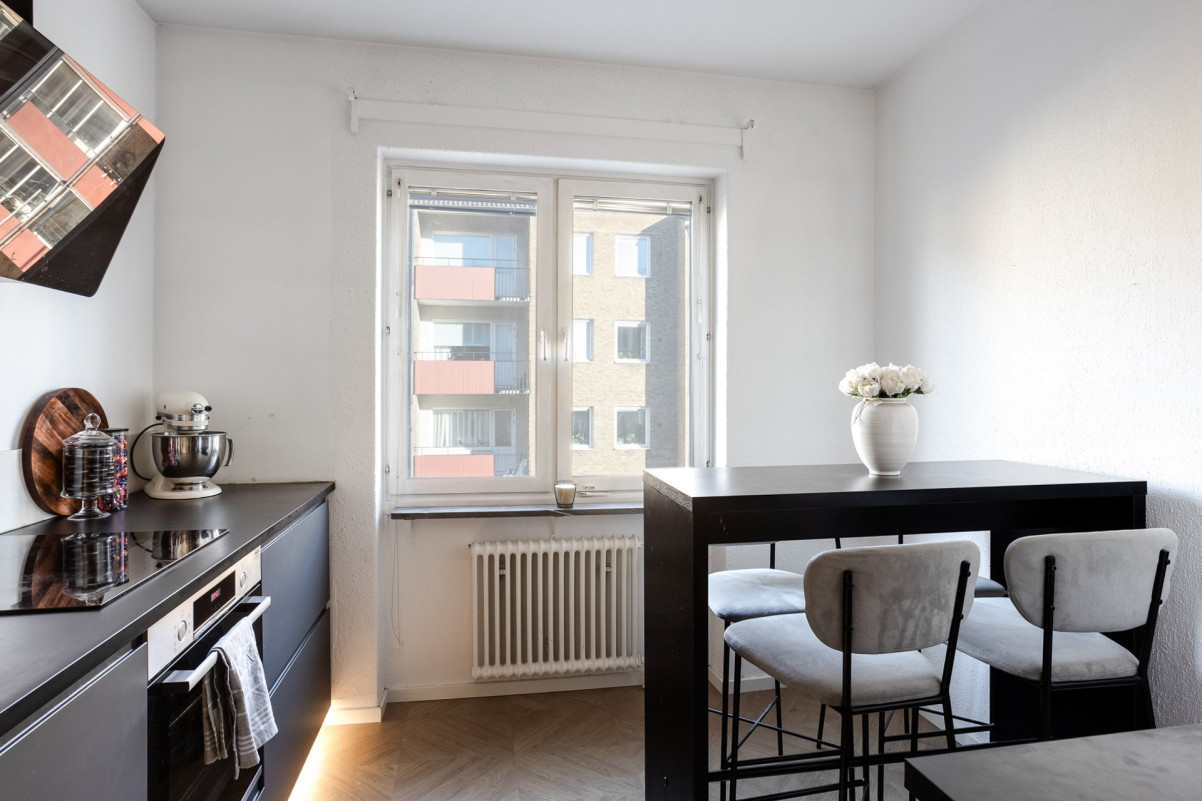 Matplats i köket för 4-6 personer Malmögatan 3B