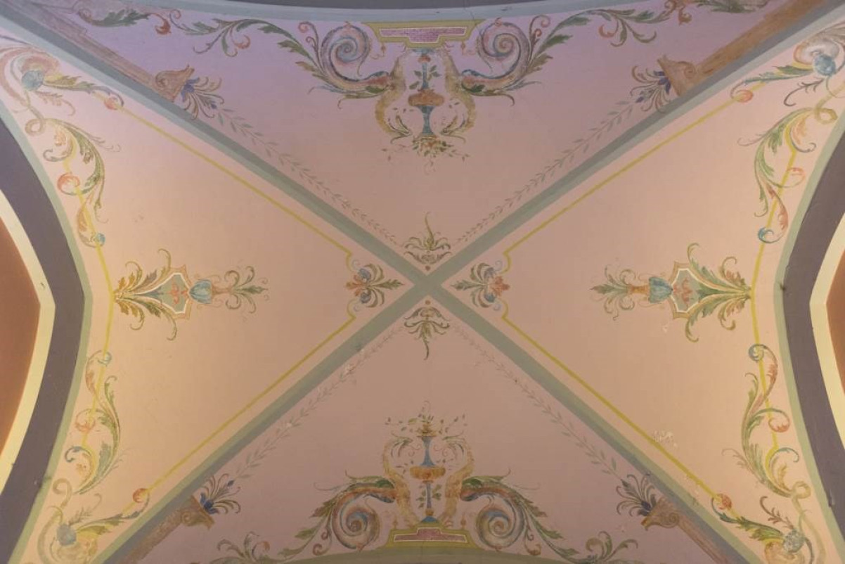 Trapphus med vacker utsmyckning Hälsovägen 7A