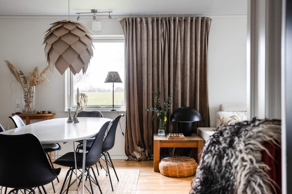 Matplats med utsikt över åkrarna Fleningevägen 304