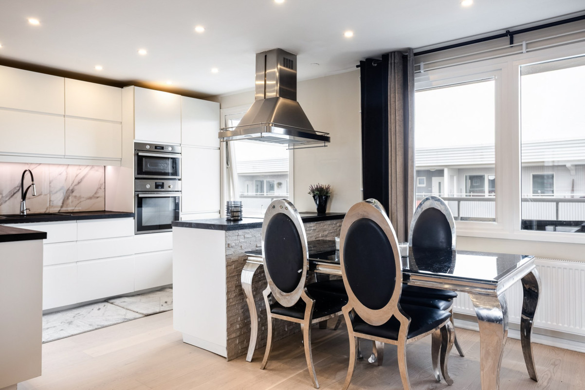 Modernt kök med matplats för 6 personer Sockengatan 22A