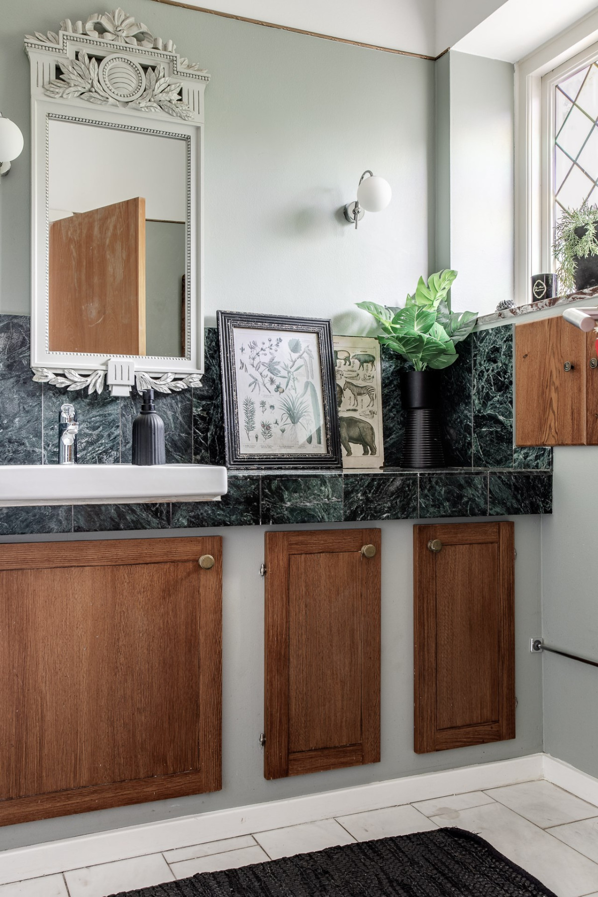 Toalett entréplan Skolvägen 30