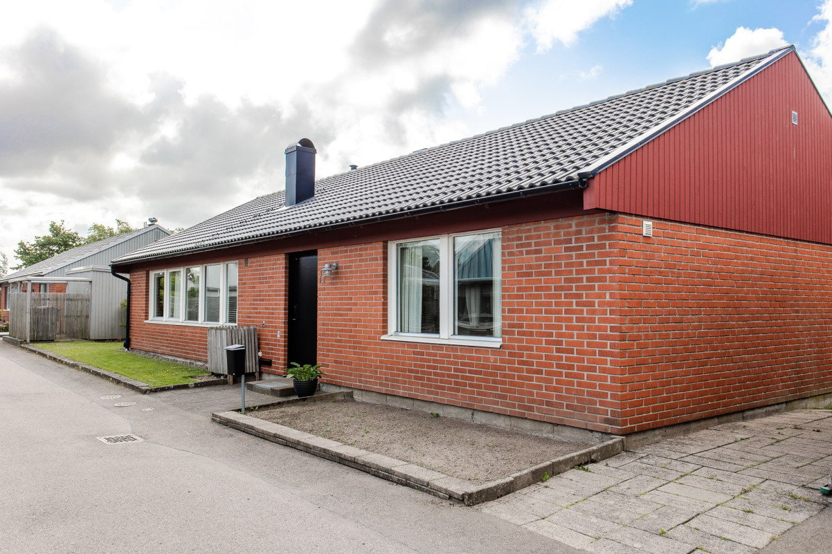  Björnbärsvägen 17