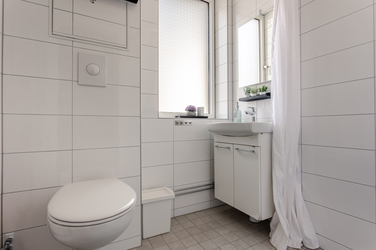 Modernt badrum renoverat ca 2023 Visitörsgatan 4