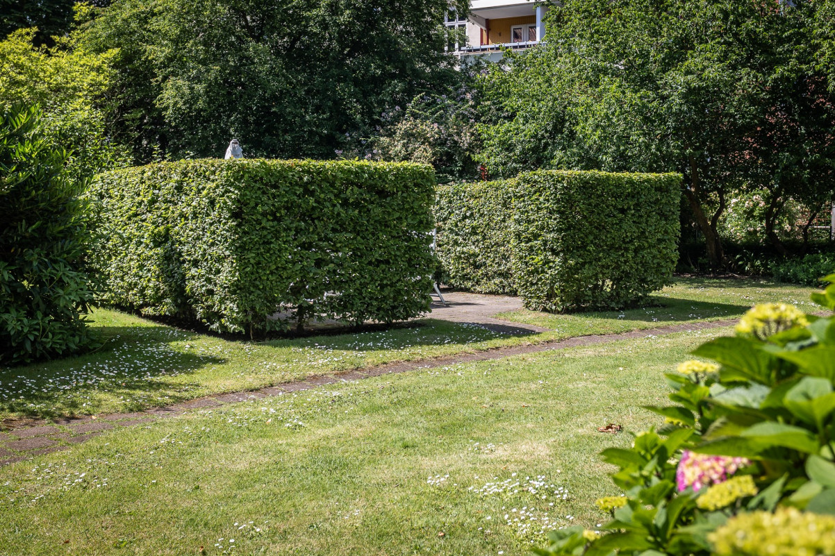 Härlig innergård avskild plats med möblemang och grill Visitörsgatan 4