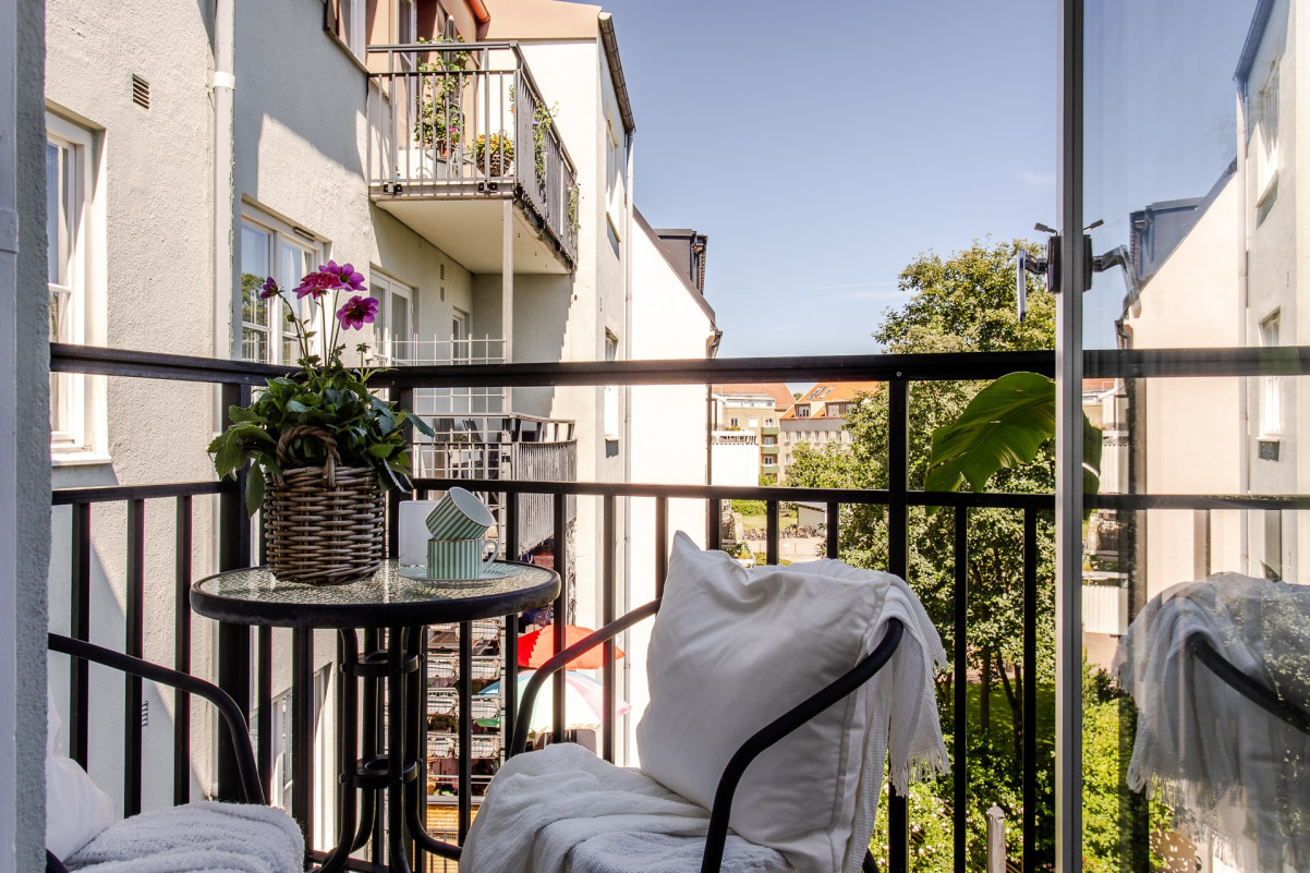Andra balkongen mot innergården Pålsjögatan 8
