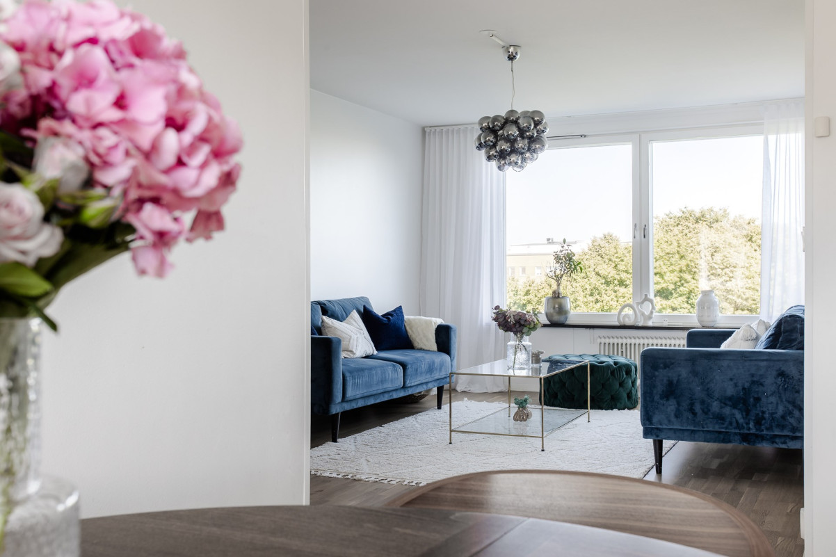 Vy från matplatsen mot vardagsrummet Frontgatan 8B