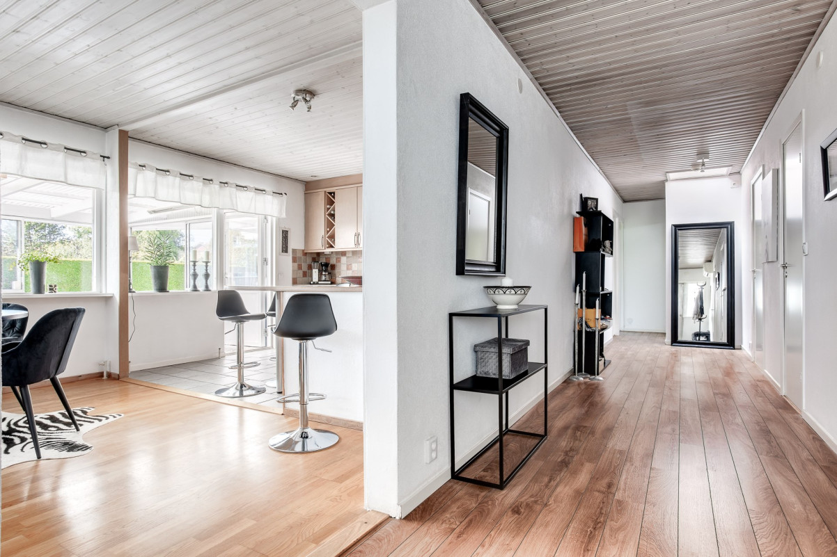 Översikt från entré Vallmogatan 20