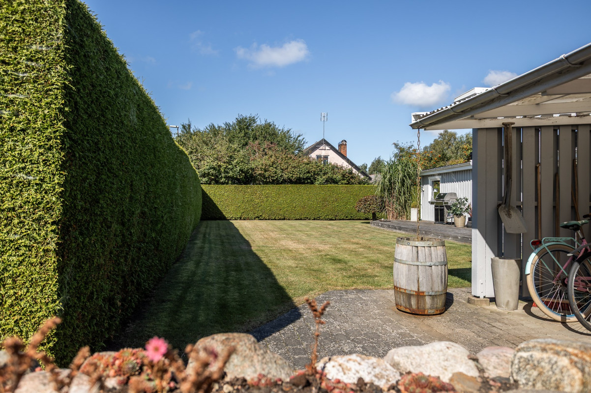 Perfekt skött häck som skyddar från insyn Vallmogatan 20