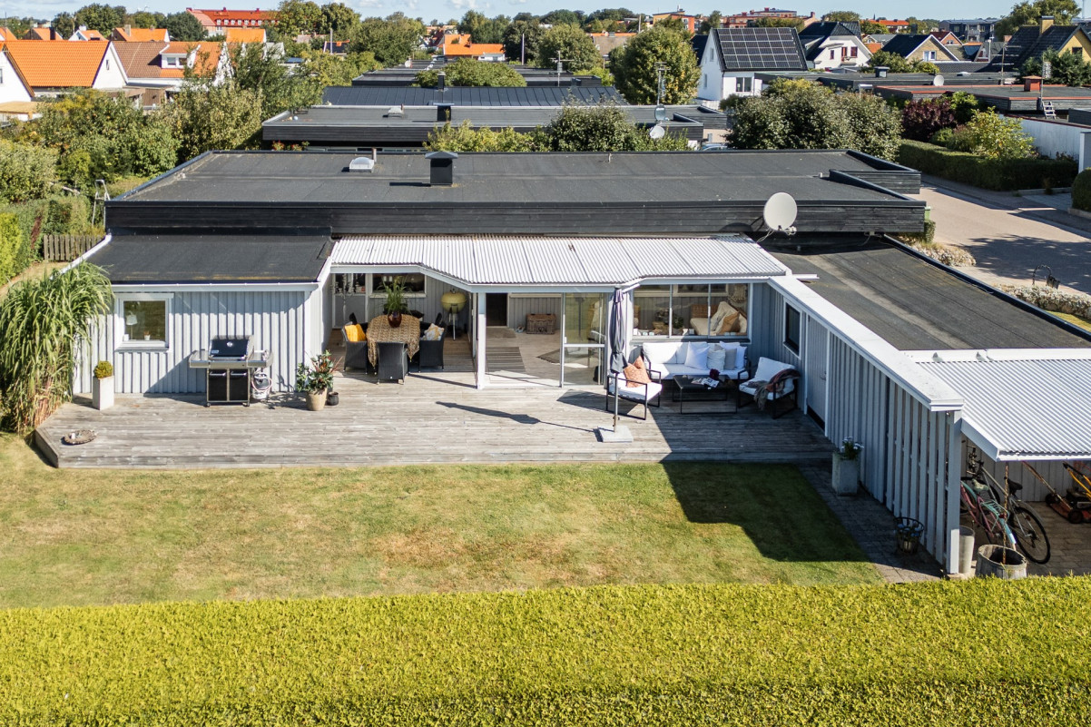 Social och fin utemiljö med stort inglasat uterum Vallmogatan 20