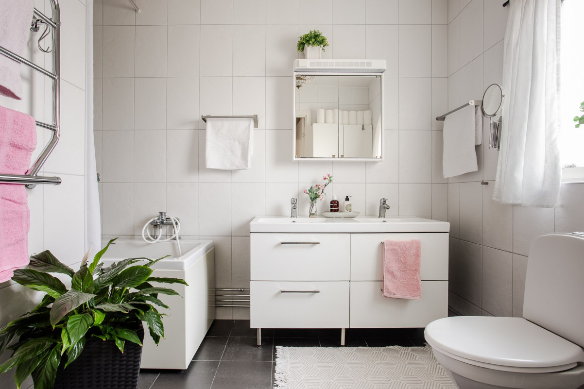 Helkaklat badrum Sandskäddevägen 12