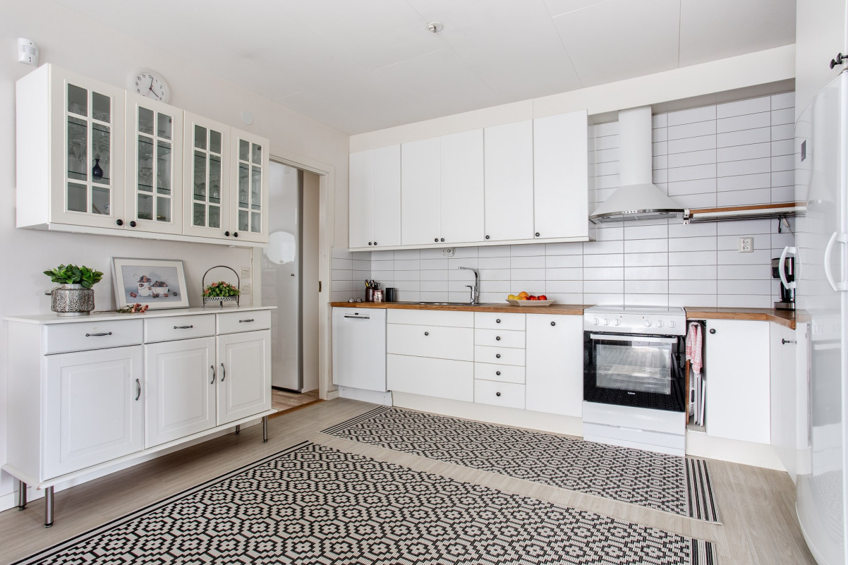 Fullutrustat med bra förvaring och arbetsytor Sandskäddevägen 12