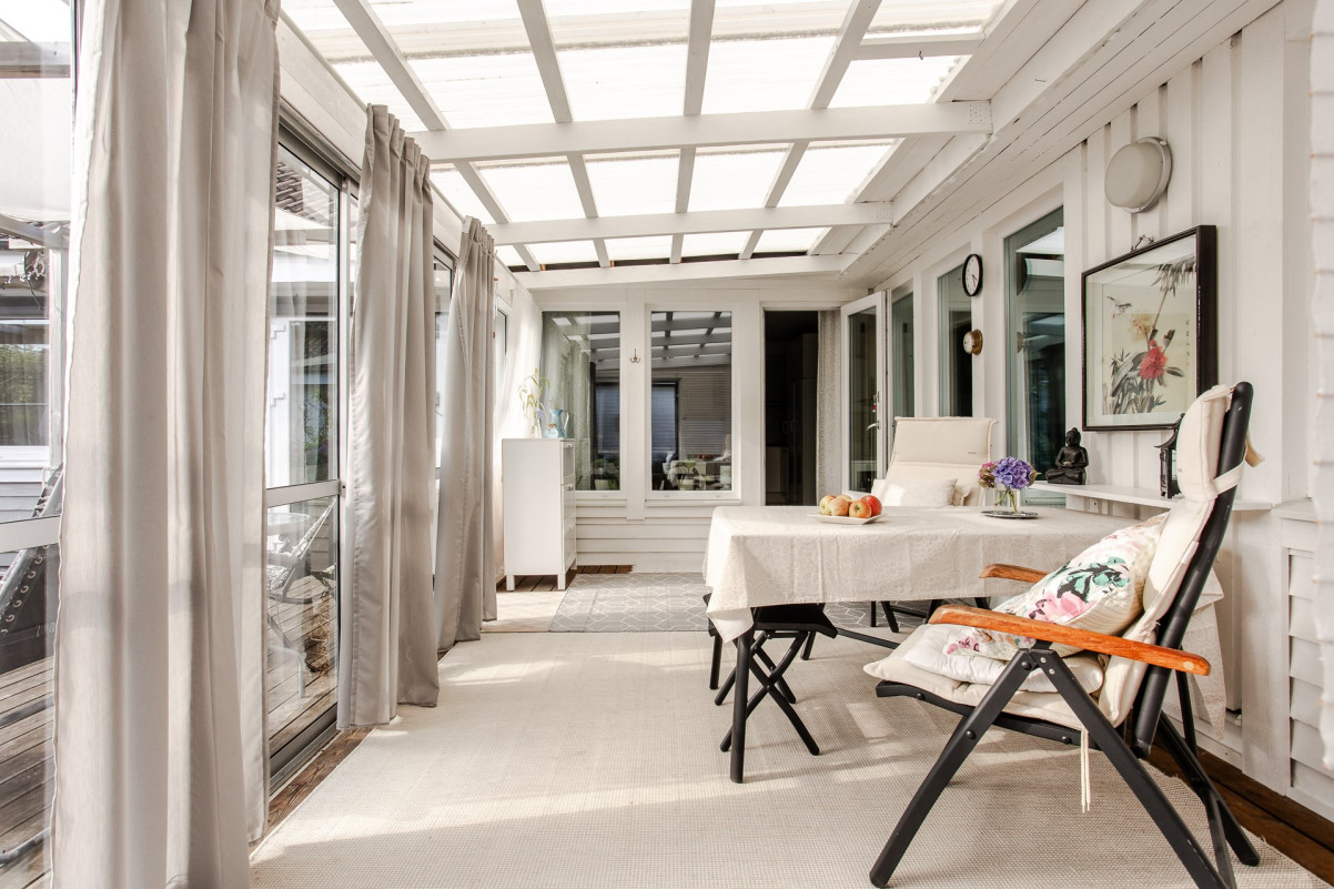 Inglasade uterummet Sandskäddevägen 12