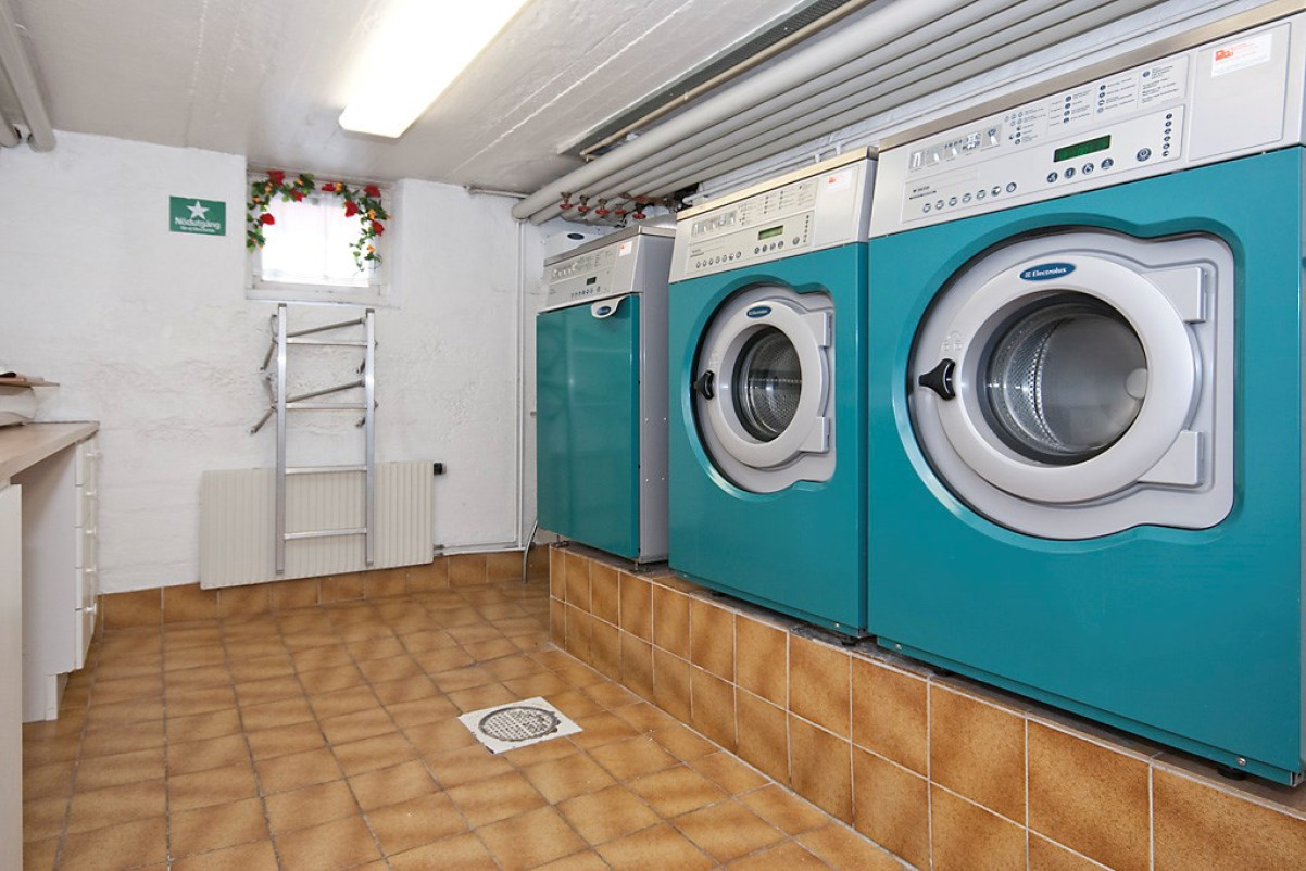 Gemensam tvättstuga i källaren Dämmegatan 6