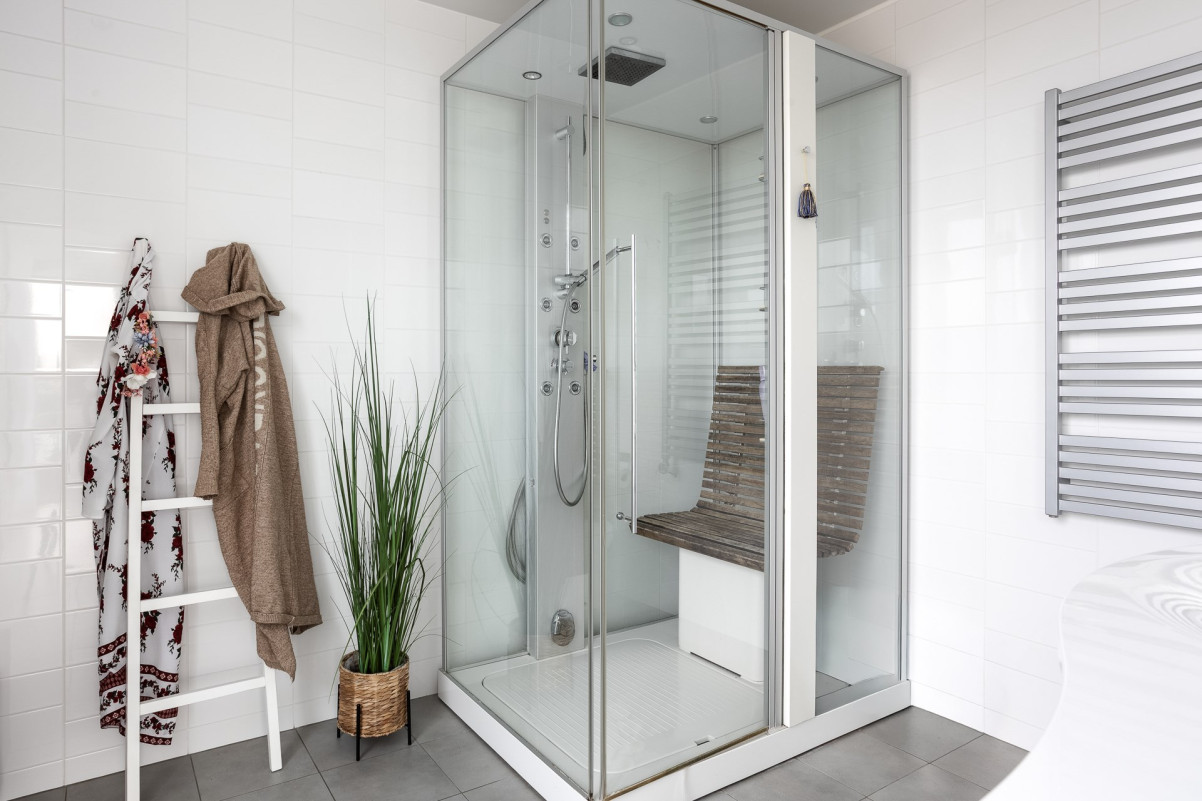 Ångdusch, badrum plan 3 Tofsmesgatan 1