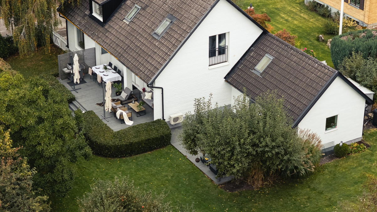 Uteplatserna i perfekt solläge Långåkersgatan 2