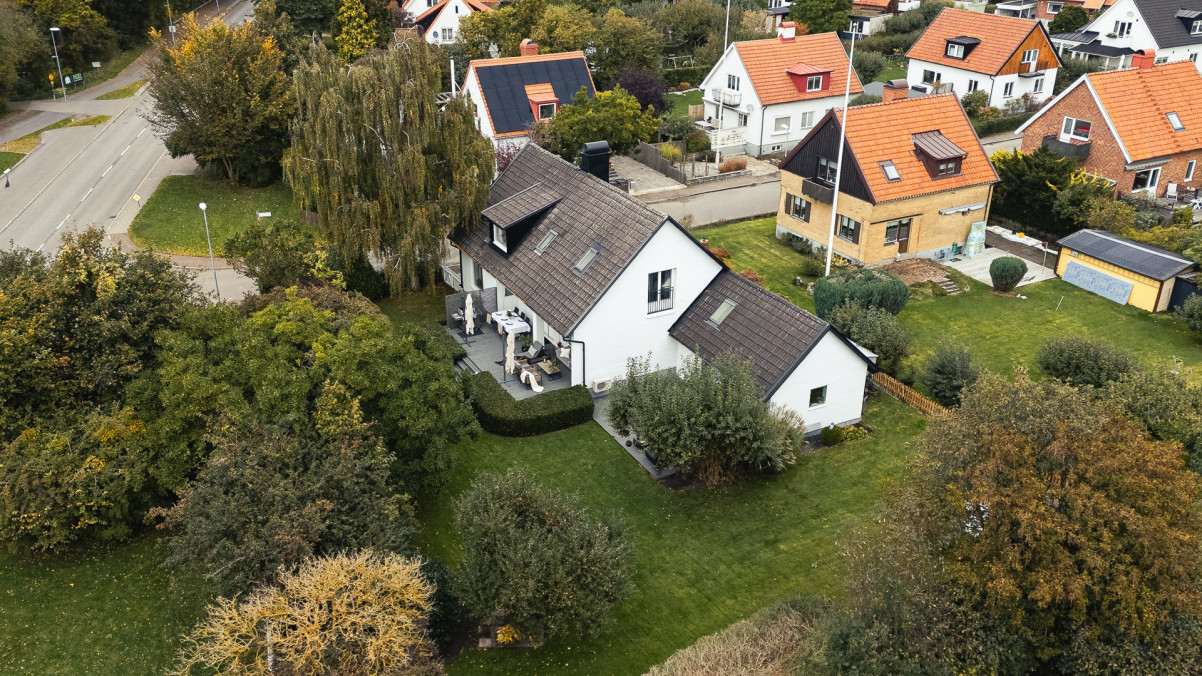 Magisk tomt med plats för pool Långåkersgatan 2