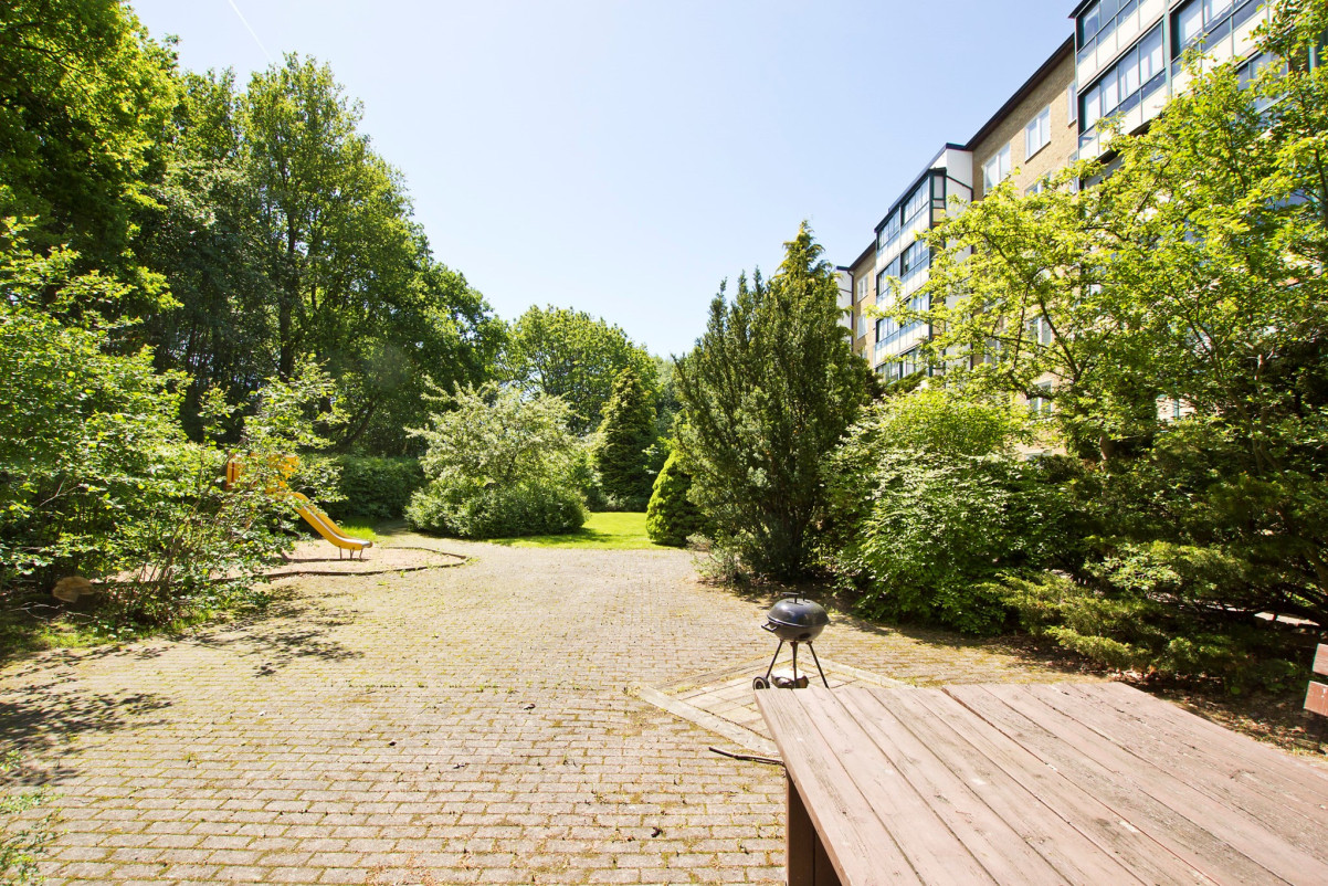 Innergården Ryttmästaregatan 13D