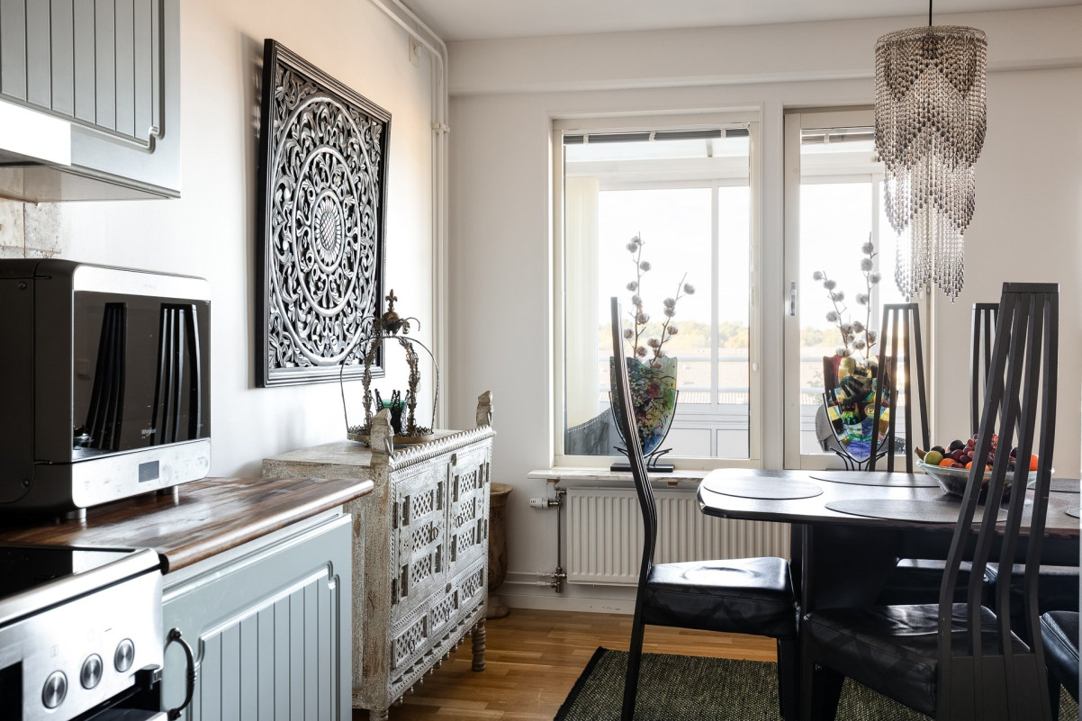 Kök med matplats Kök med matplats Hårlemans allé 15
