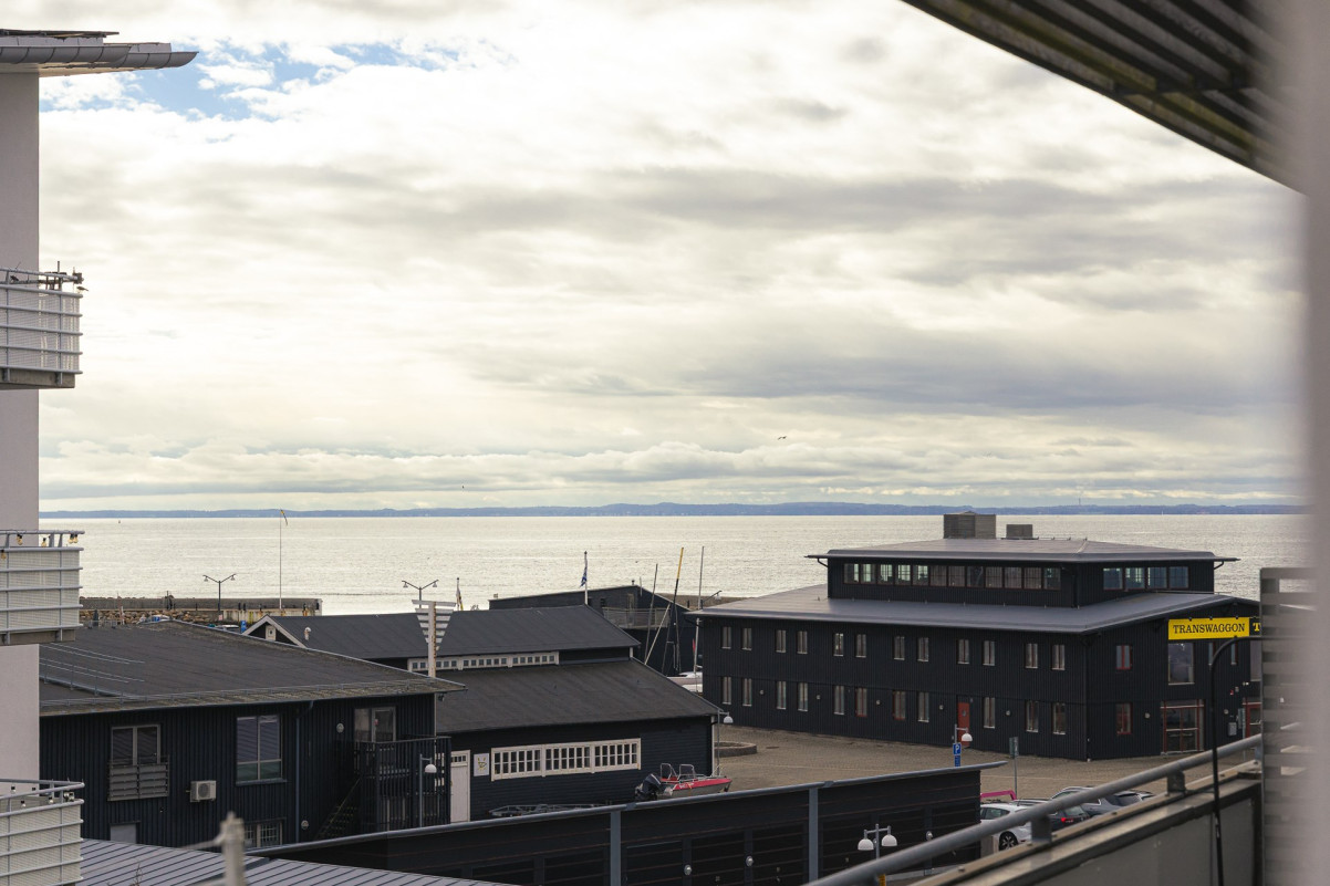 Självklart mer av Öresund från Terrassens södra delar Självklart mer av Öresund från Terrassens södra delar Båthusgatan 1