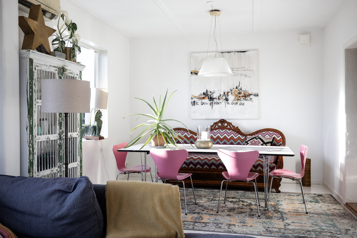 Bra matplats invid kök Vallmogatan 9