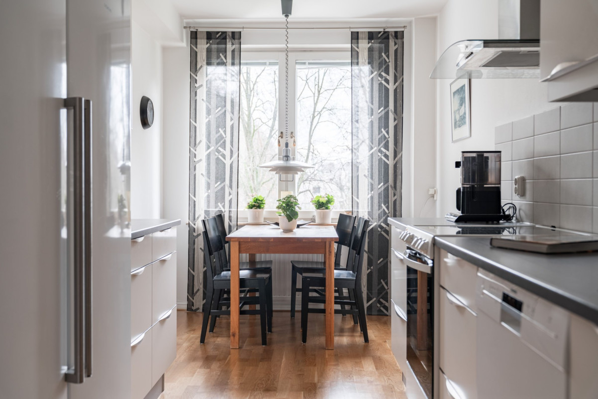 Matplats för 4-6 personer Ryttmästaregatan 11A