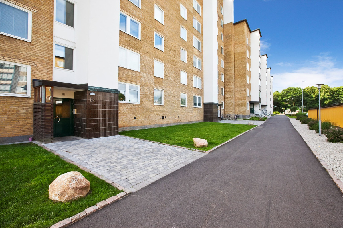 Entrésidan Ryttmästaregatan 11A