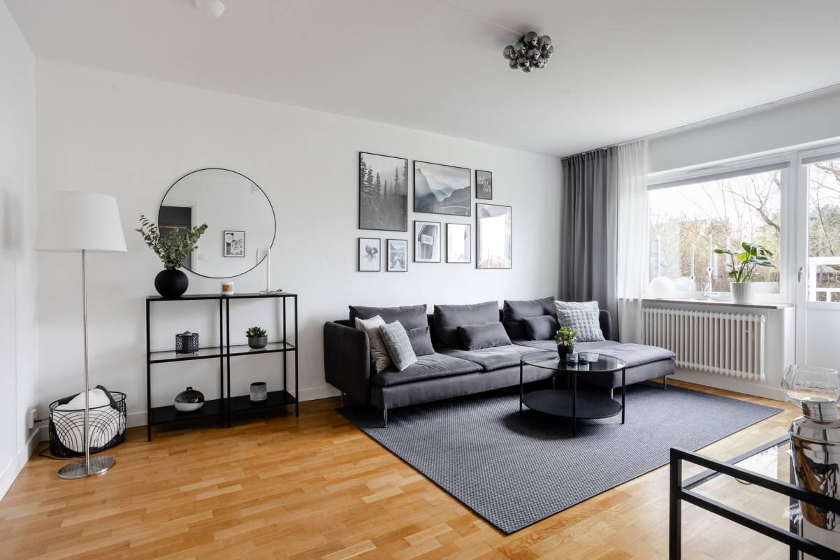 Vardagsrum med plats för soffa och matbord Ystadsgatan 12C