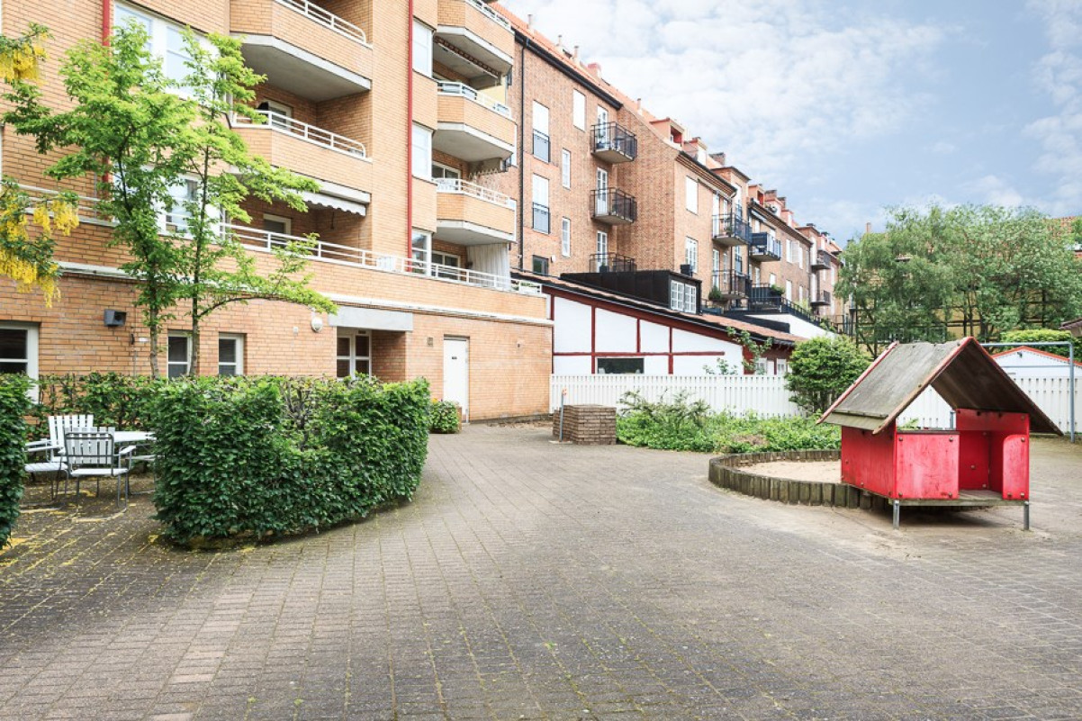 Föreningens innergård Fågelsångsgatan 21
