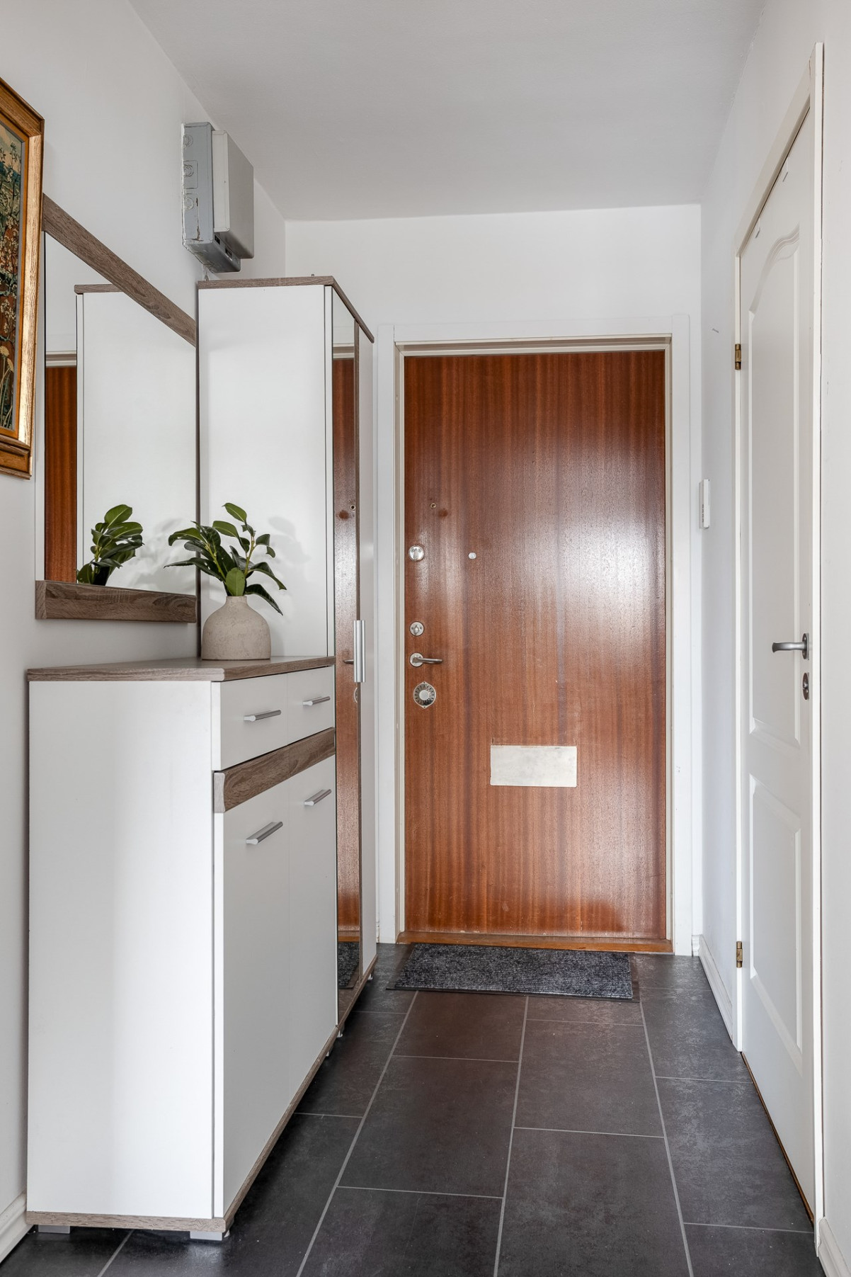 Trivsam hall Ättekullagatan 8