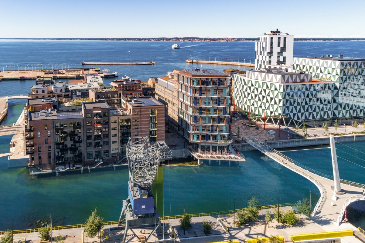 Varmt välkommen att kontakta ansvarig mäklare för visning! Redaregatan 34