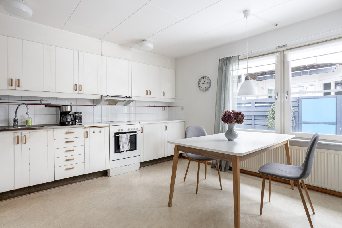 Kök med trevlig matplats Tegelgatan 14
