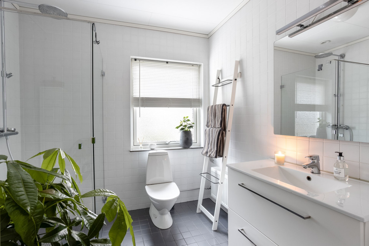 Helkaklat badrum Landåvägen 25