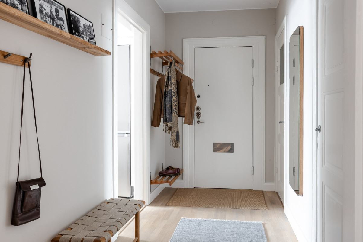 Hall med klädkammare Karl X Gustavs gata 6