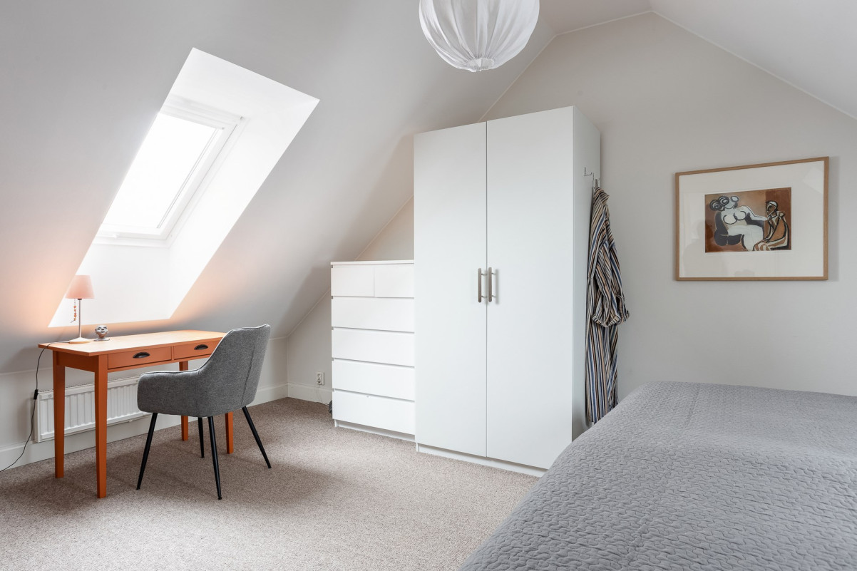 Sovrum 2 - Stort och rymligt Karl X Gustavs gata 6