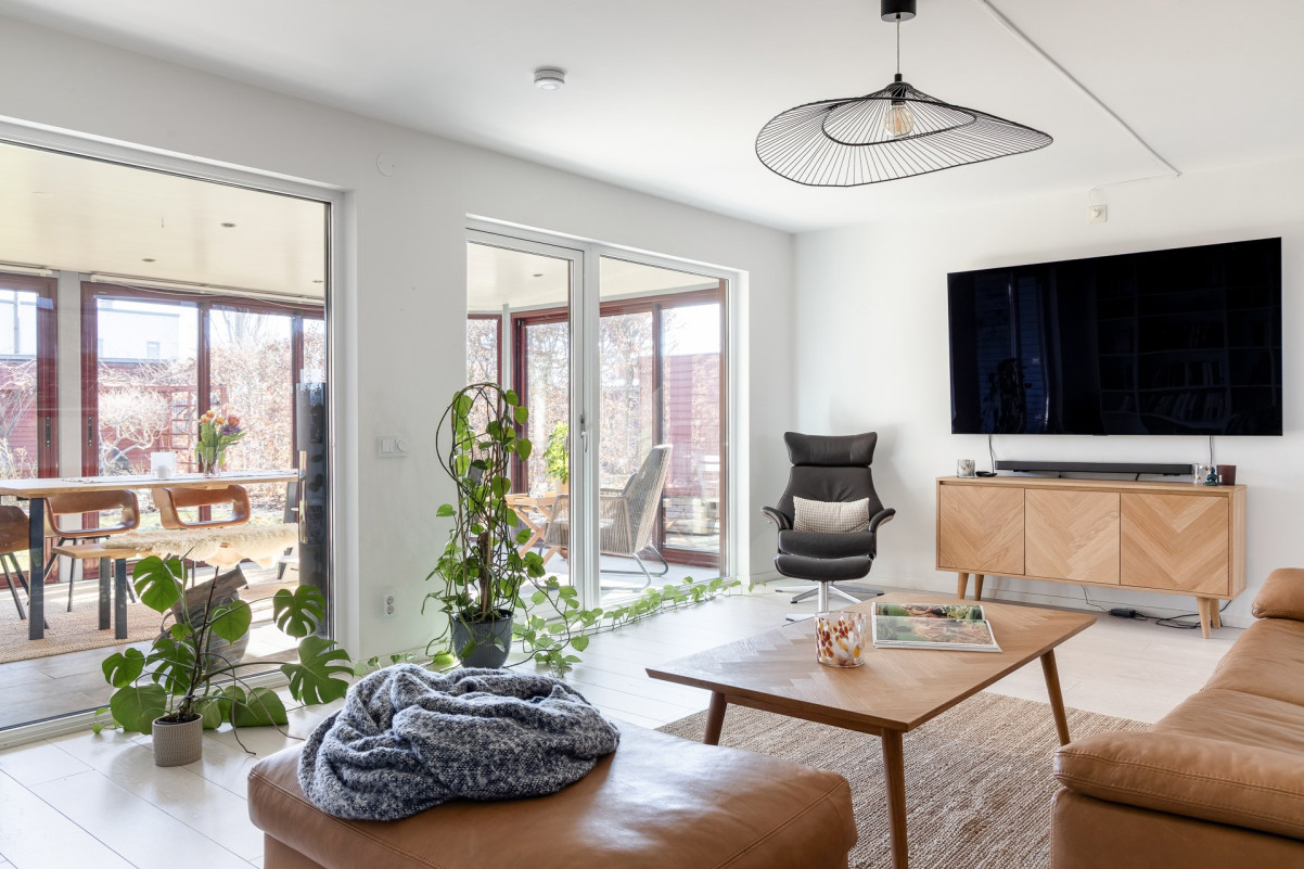  Törnsångaregatan 9