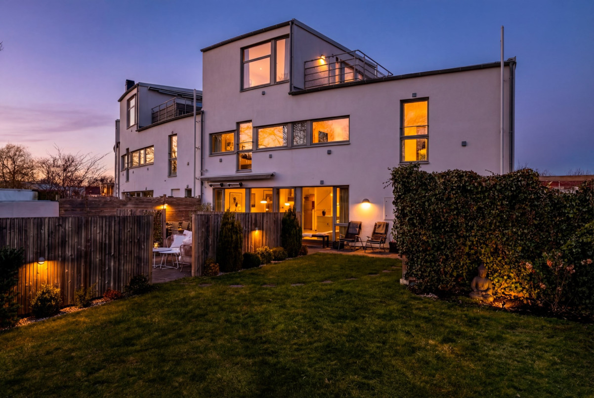 AI-redigerad skymningsbild Grönsångaregatan 9