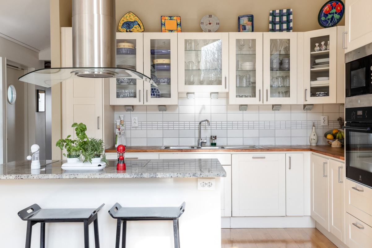 Köksö med matplats för två personer Medeltidsvägen 13