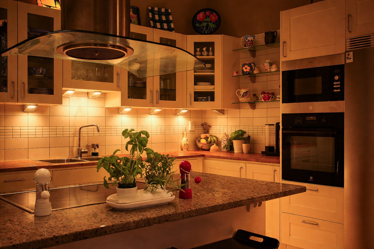 Kvällsbild (AI redigerad) Medeltidsvägen 13