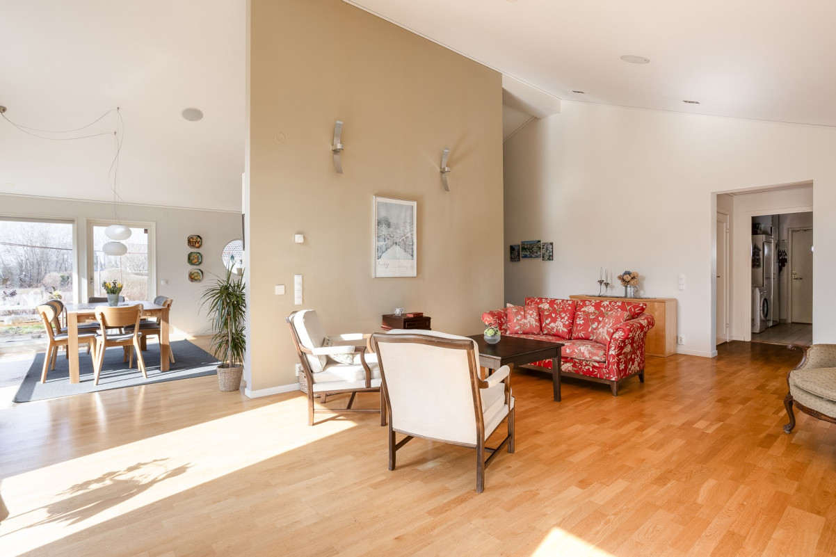 Härlig öppning mellan vardagsrum och kök Medeltidsvägen 13