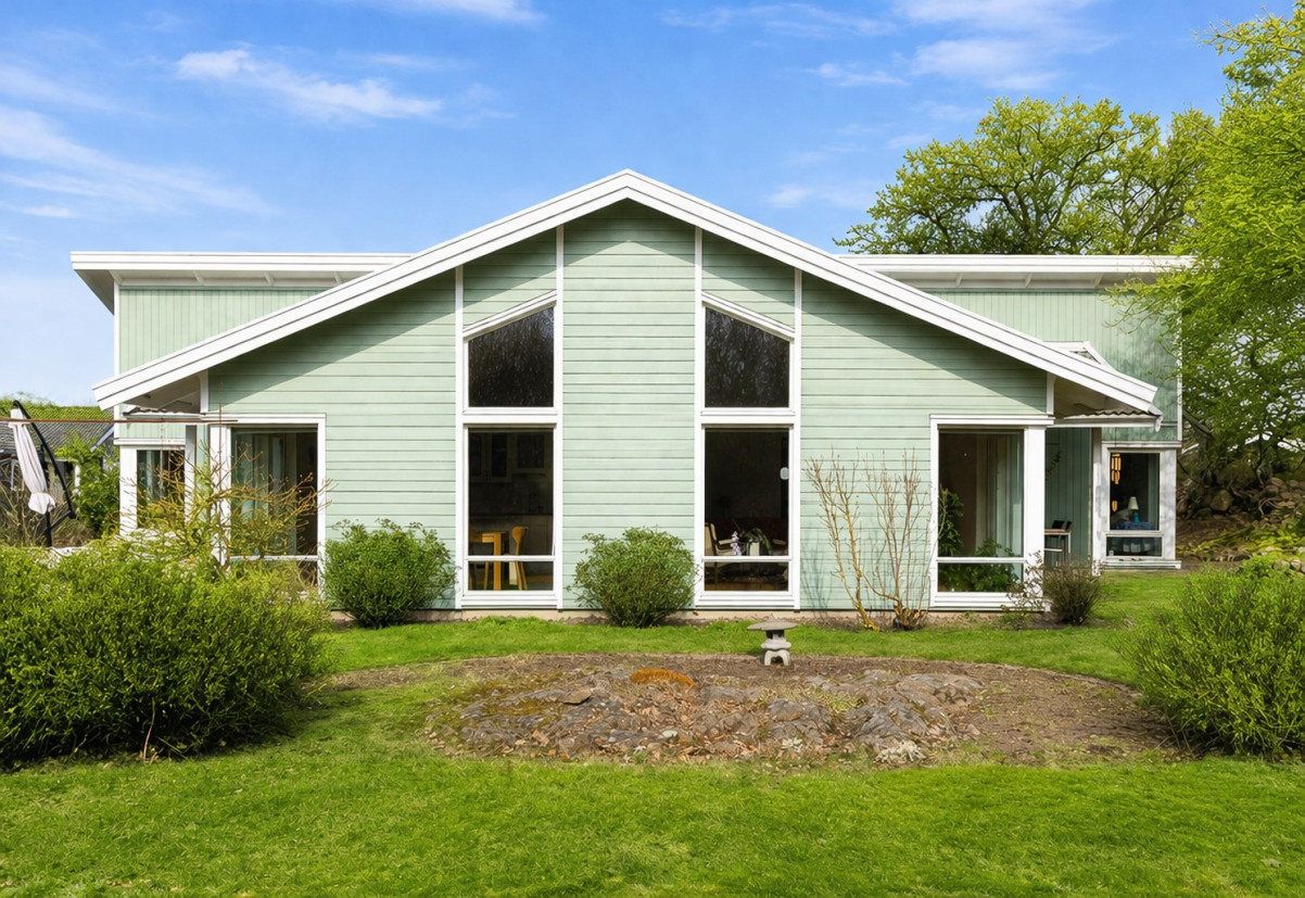 AI redigerad bild på grönska. Viss avvikelse kan förekomma Medeltidsvägen 13