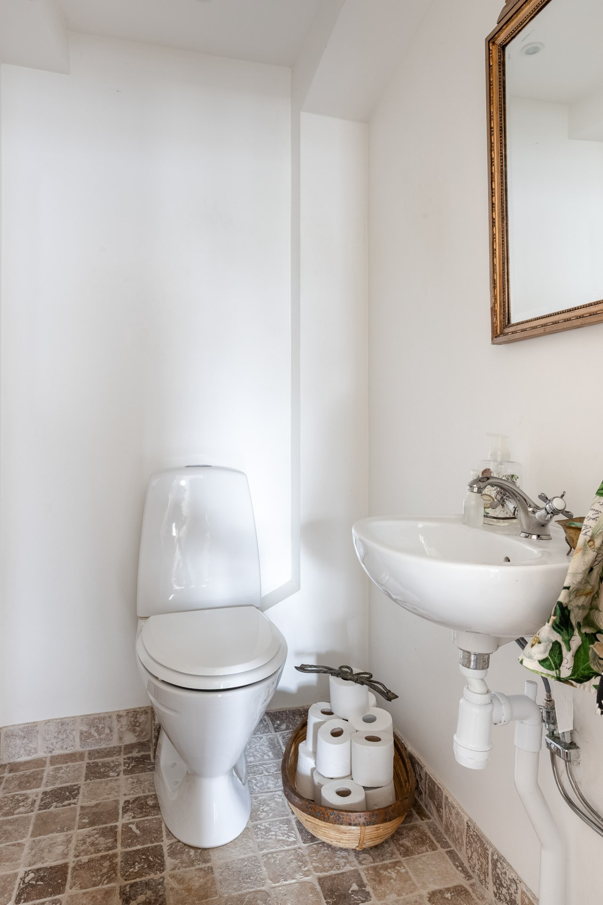 Gäst W/C vid lobbyn Storgatan 72