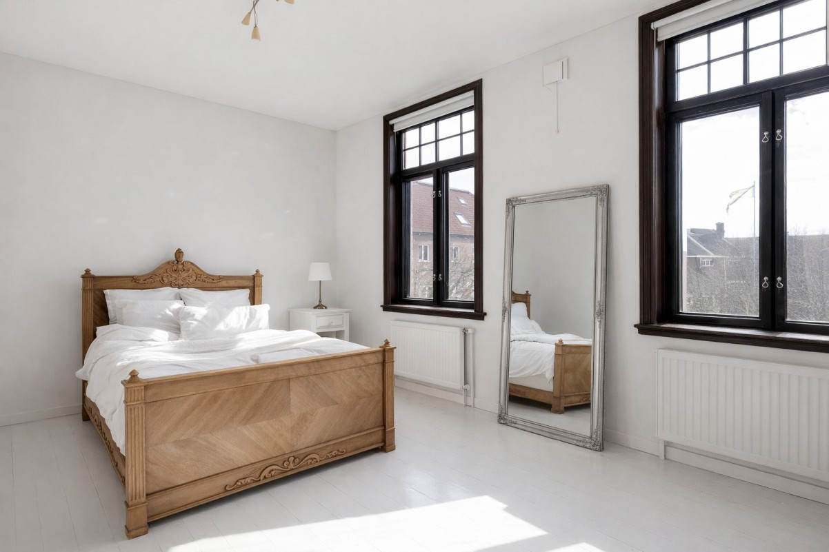 Dubbla stora ljusinsläpp Storgatan 72