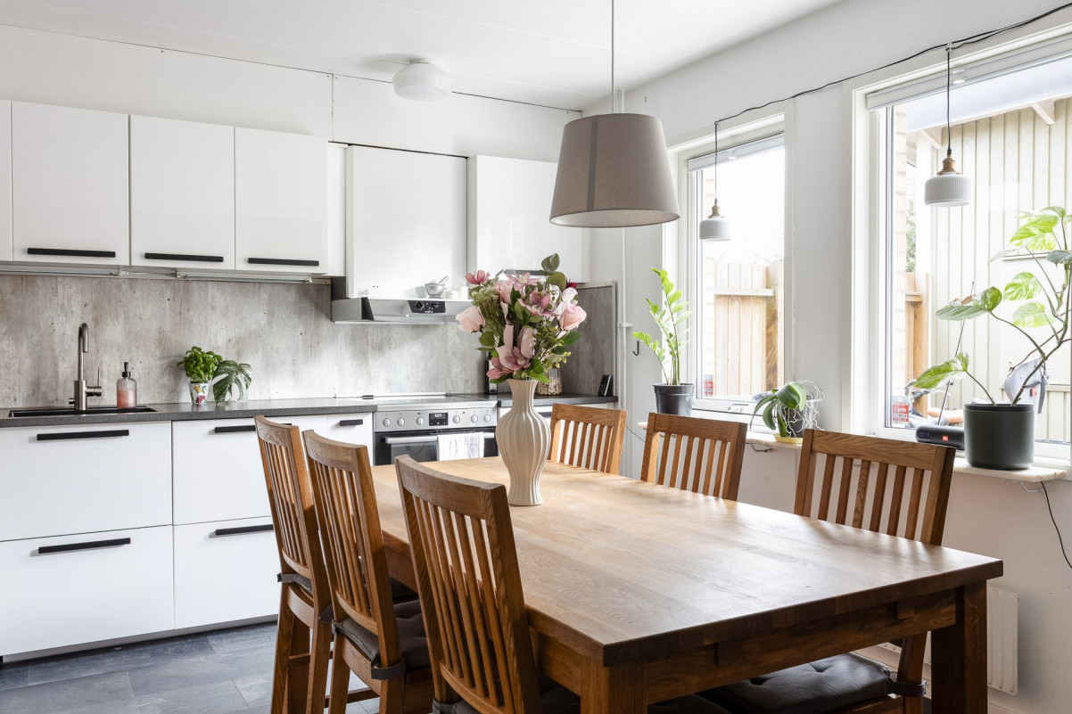 Ett fint kök med matplats för 6 personer Tellusgatan 25A